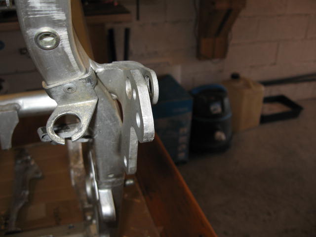 RZV500R-Frame-TG_18.jpg