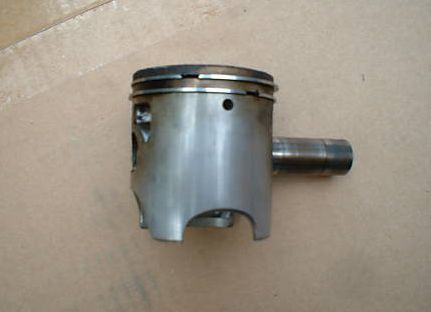 TZR250-2XT-Piston_01.jpg